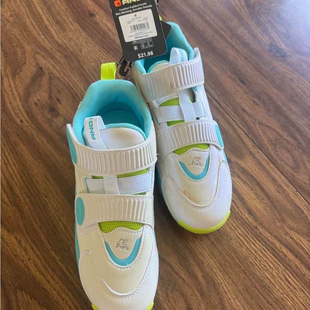 kangaROOS Kids Shoes - White and Green